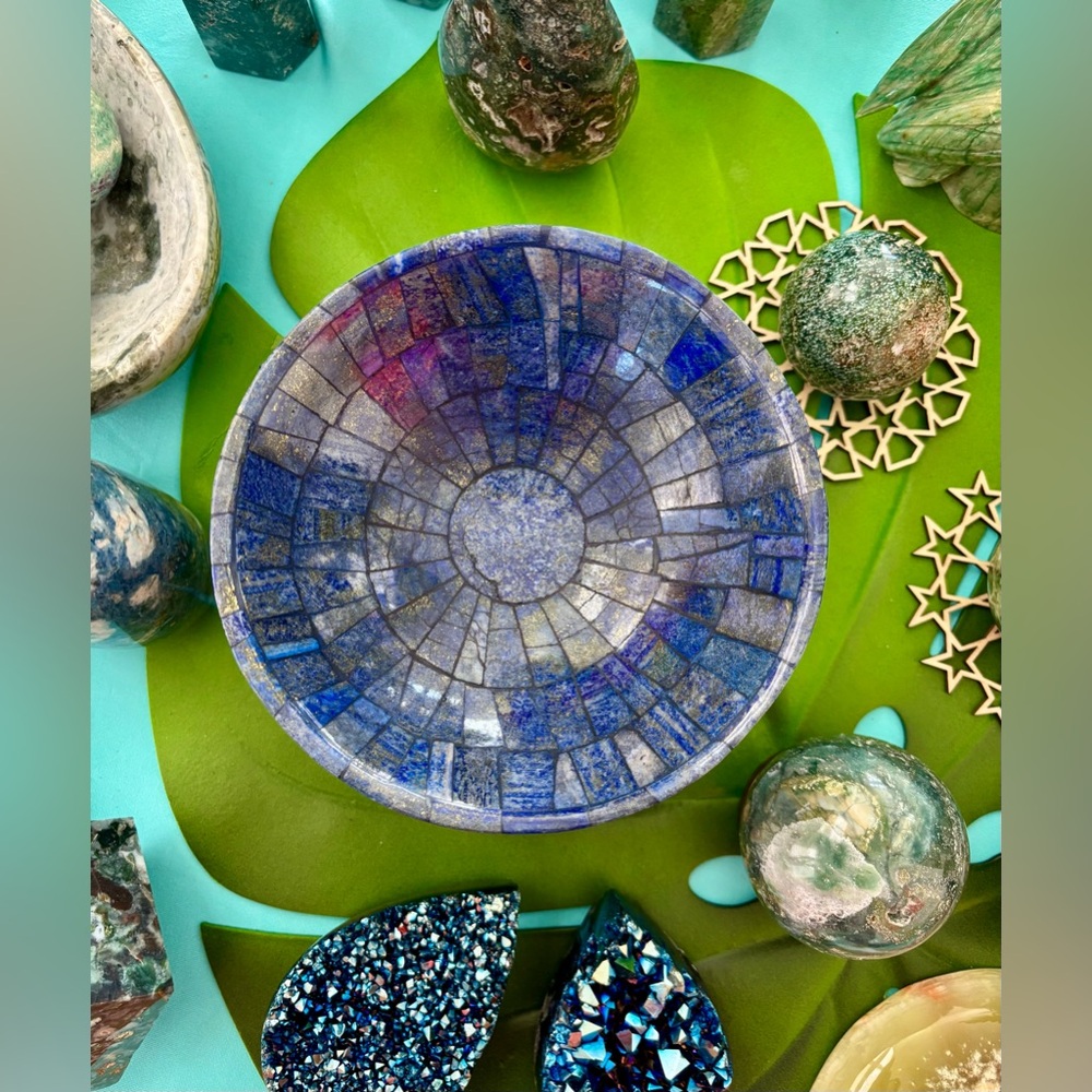 Lapis lazuli bowl